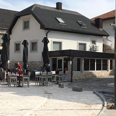 Luxury Apartment In The Heart Of Яйце Екстериор снимка
