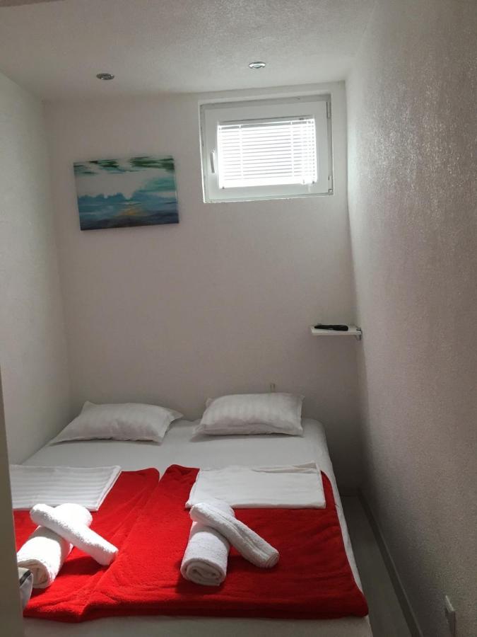 Luxury Apartment In The Heart Of Яйце Екстериор снимка