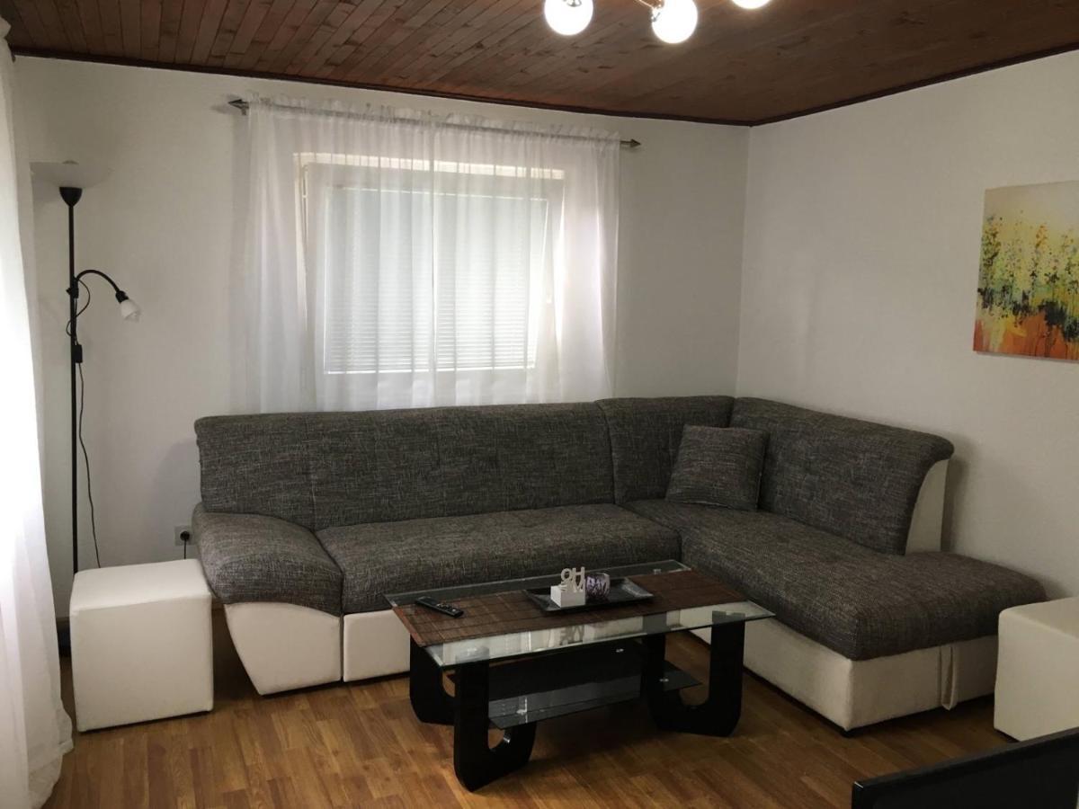 Luxury Apartment In The Heart Of Яйце Екстериор снимка