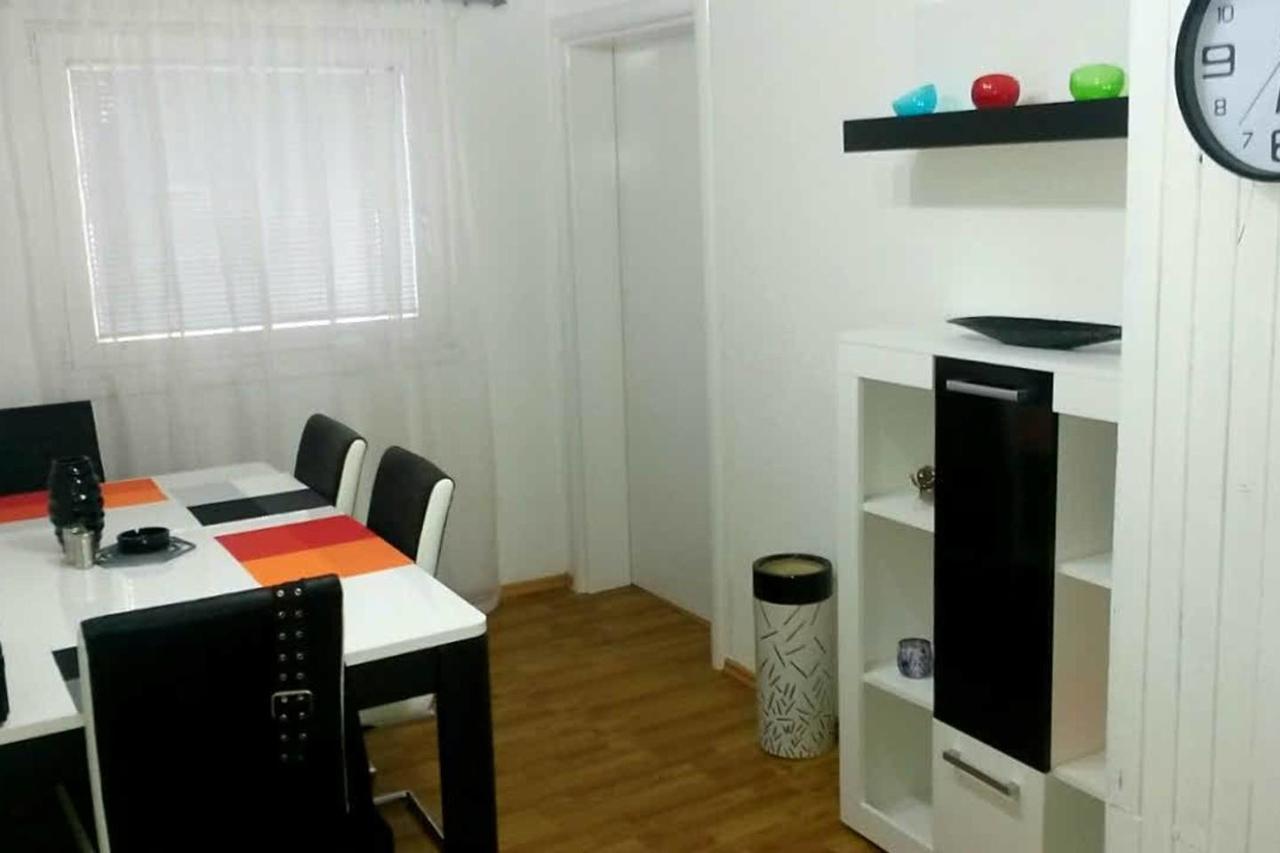 Luxury Apartment In The Heart Of Яйце Екстериор снимка